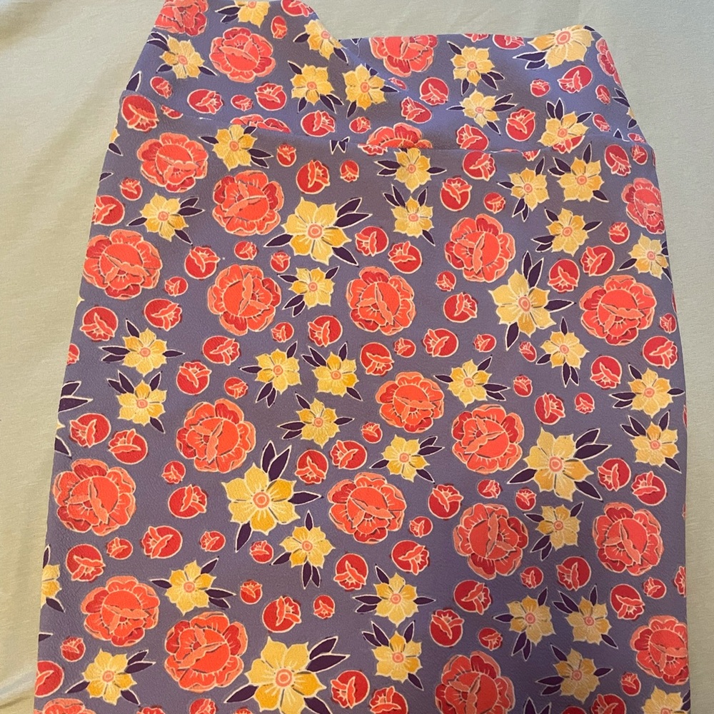 EUC M lularoe pencil skirt